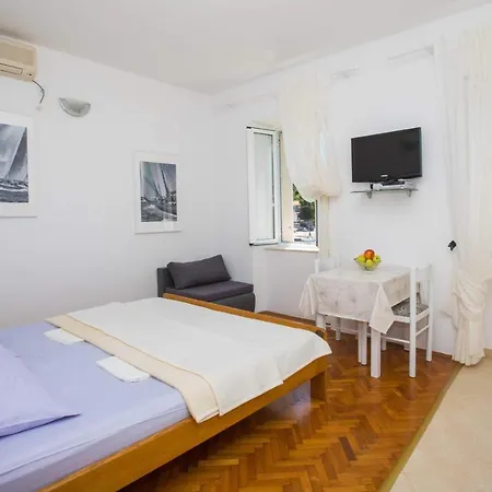 Vidak Apartman Molunat