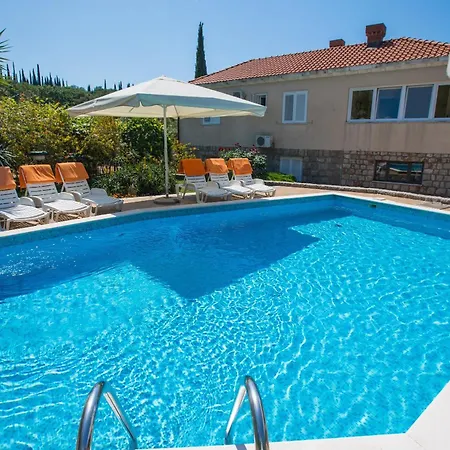 Apartament Vidak *
